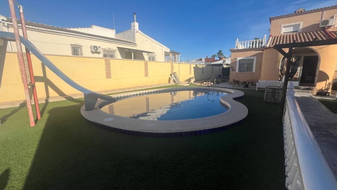 Sale - Villa - Torrevieja - San Luis