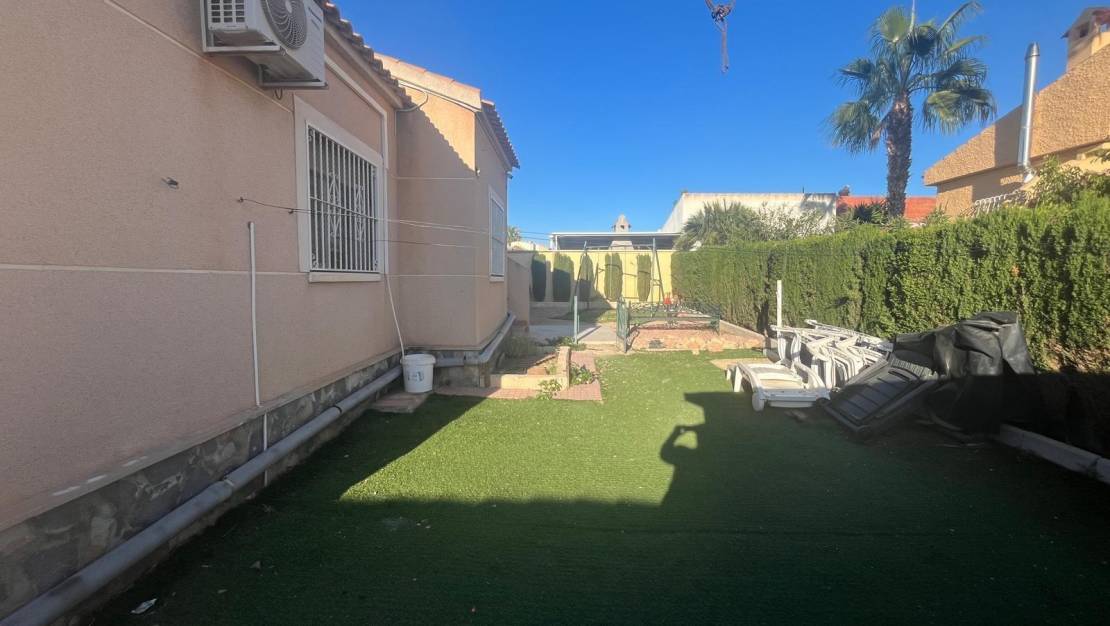 Sale - Villa - Torrevieja - San Luis