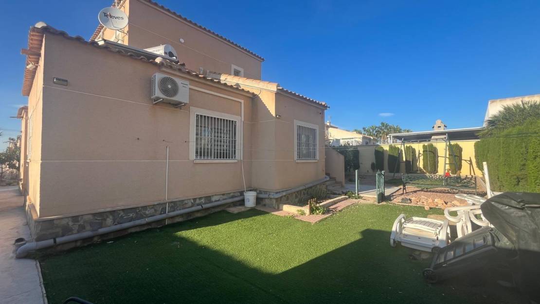 Sale - Villa - Torrevieja - San Luis