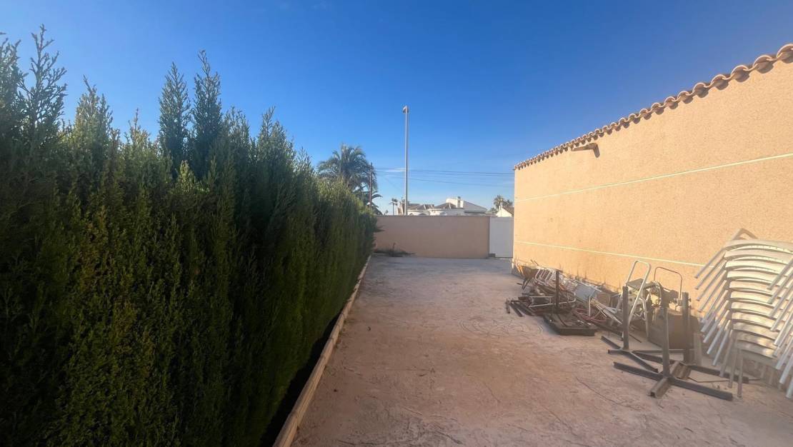 Sale - Villa - Torrevieja - San Luis