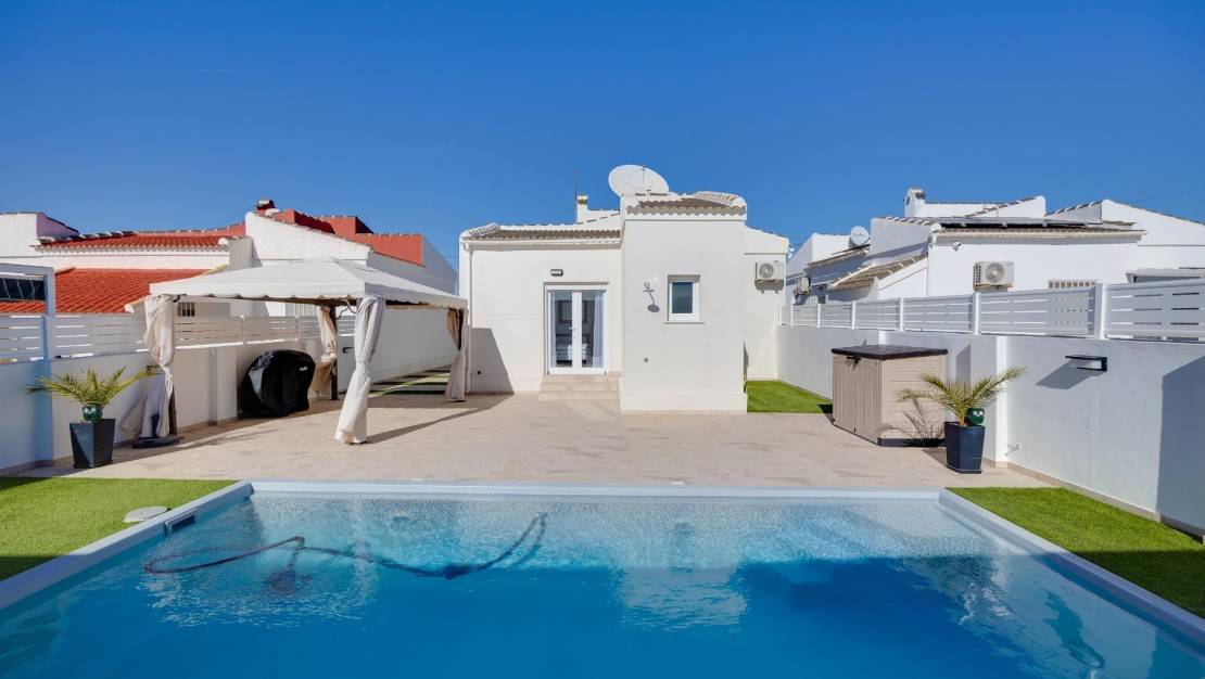 Sale - Villa - Torrevieja - San Luis