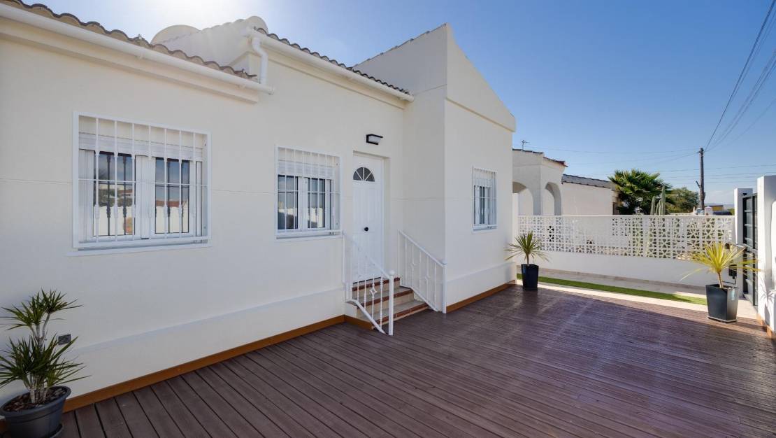 Sale - Villa - Torrevieja - San Luis