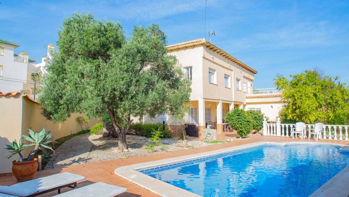 Sale - Villa - Torrevieja - Torre la mata