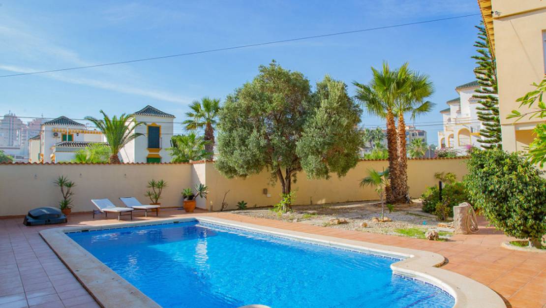 Sale - Villa - Torrevieja - Torre la mata