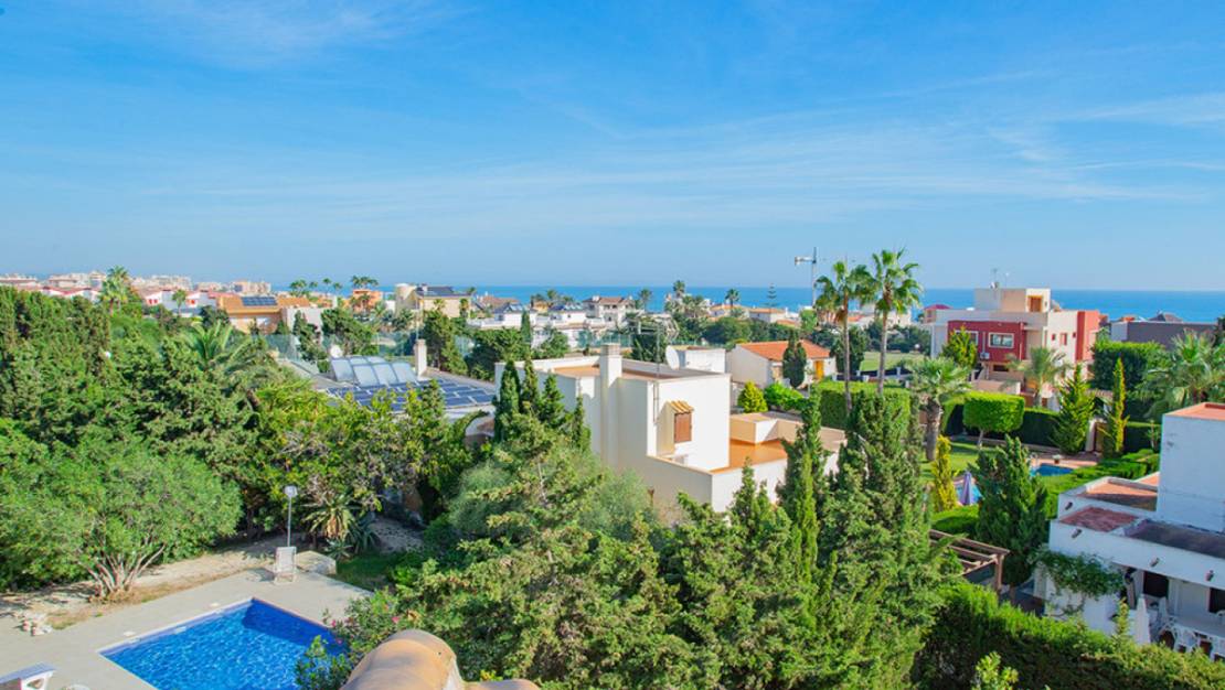 Sale - Villa - Torrevieja - Torre la mata