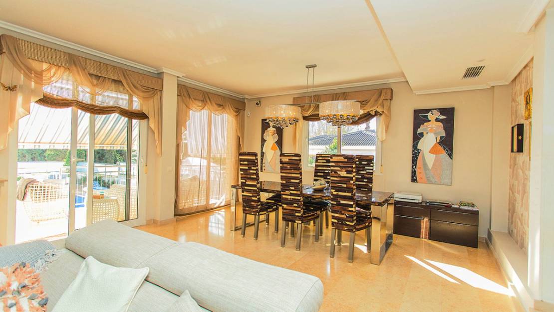 Sale - Villa - Torrevieja - Torre la mata