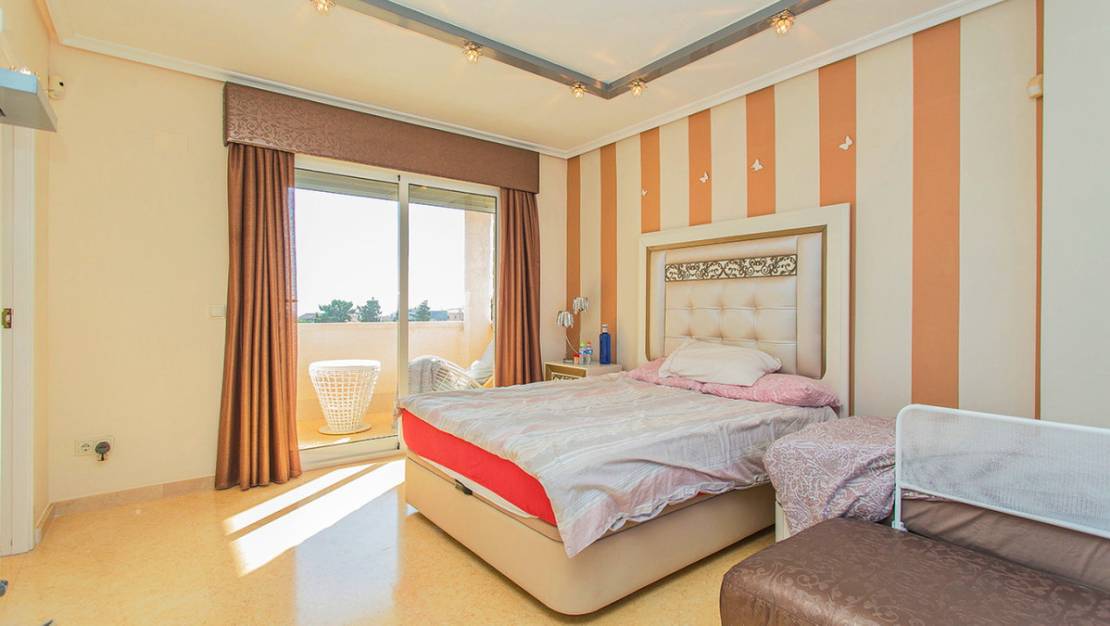Sale - Villa - Torrevieja - Torre la mata