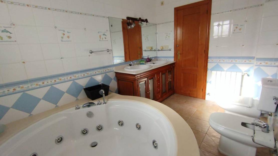 Sale - Villa - Torrevieja - Torreta florida