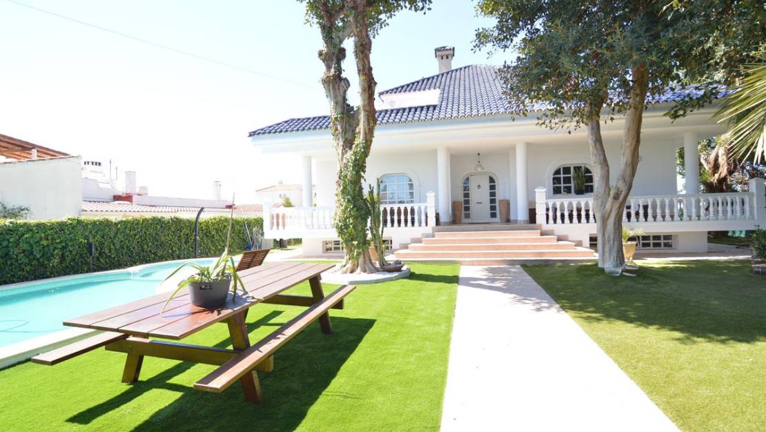 Sale - Villa - Torrevieja - Torrevieja Centro