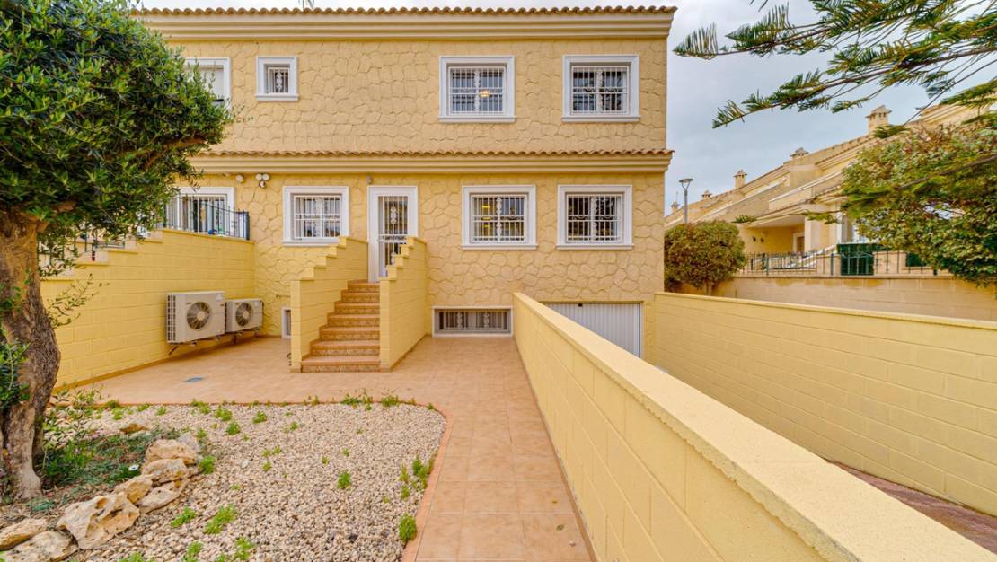 Sale - Villa - Torrevieja - Torrevieja Centro