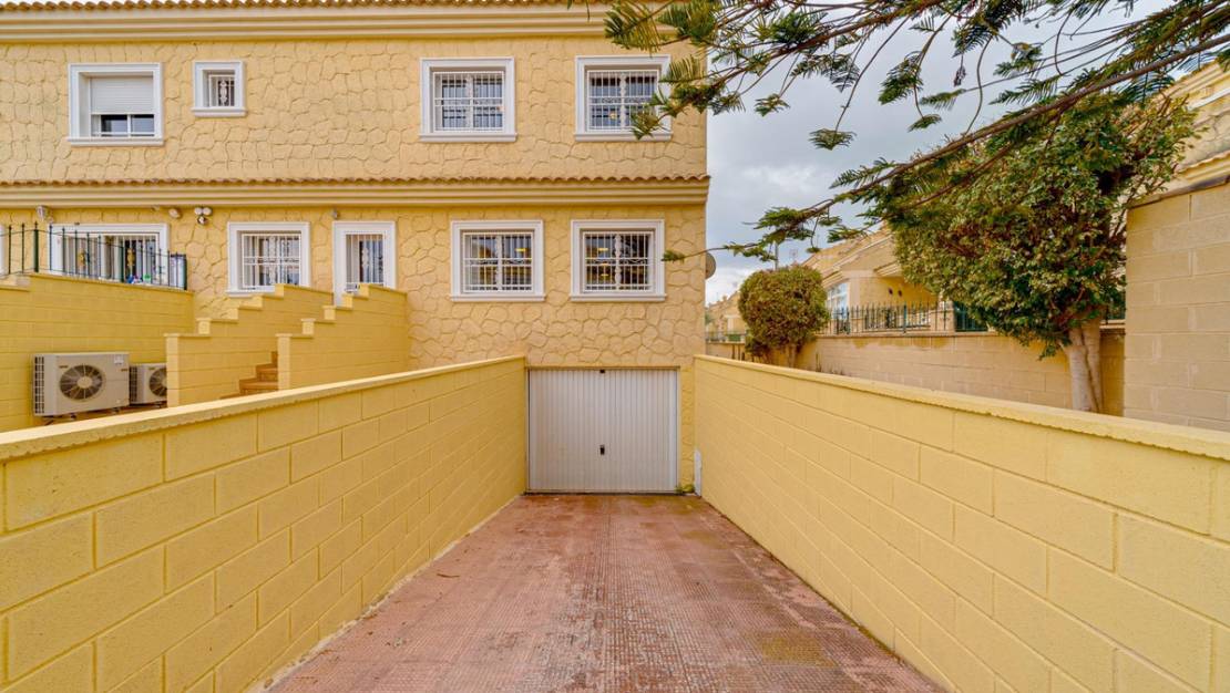 Sale - Villa - Torrevieja - Torrevieja Centro