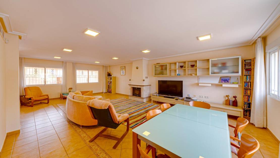 Sale - Villa - Torrevieja - Torrevieja Centro