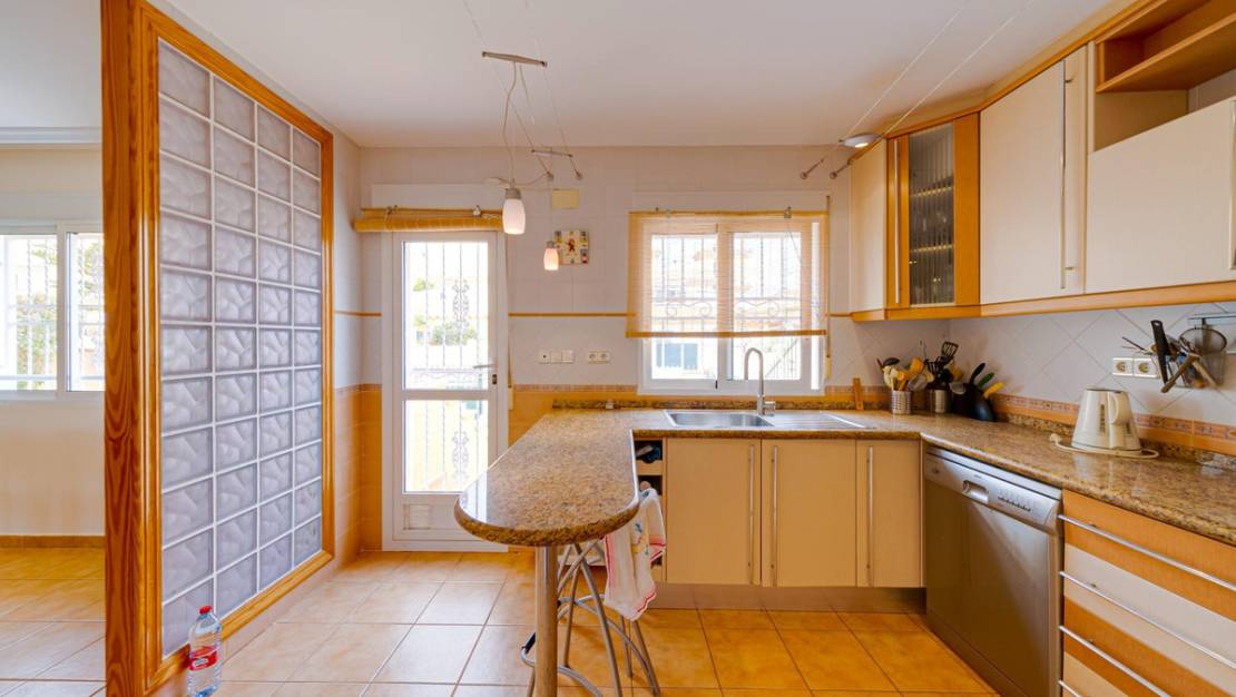 Sale - Villa - Torrevieja - Torrevieja Centro