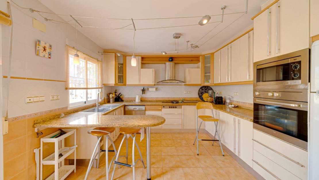 Sale - Villa - Torrevieja - Torrevieja Centro