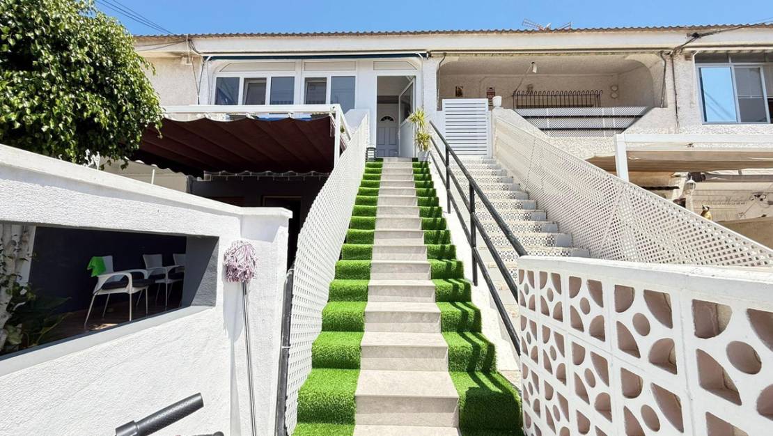 Sale - Villa - Torrevieja - Torrevieja Centro