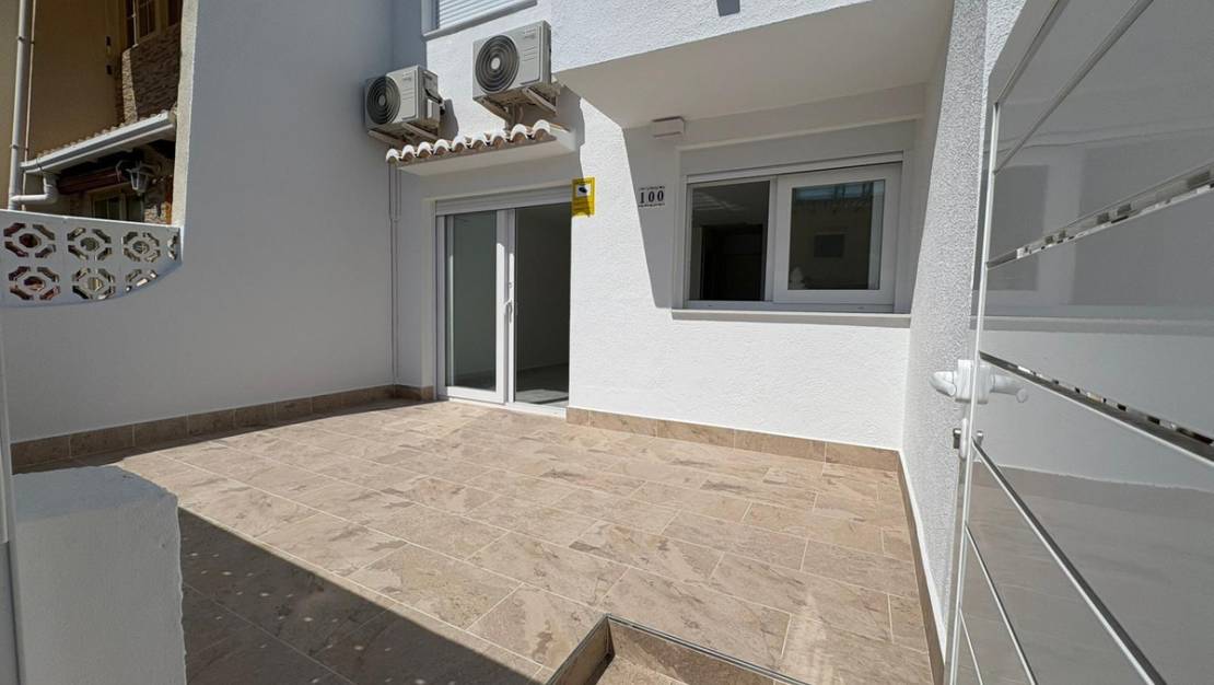 Sale - Villa - Torrevieja - Torrevieja Centro