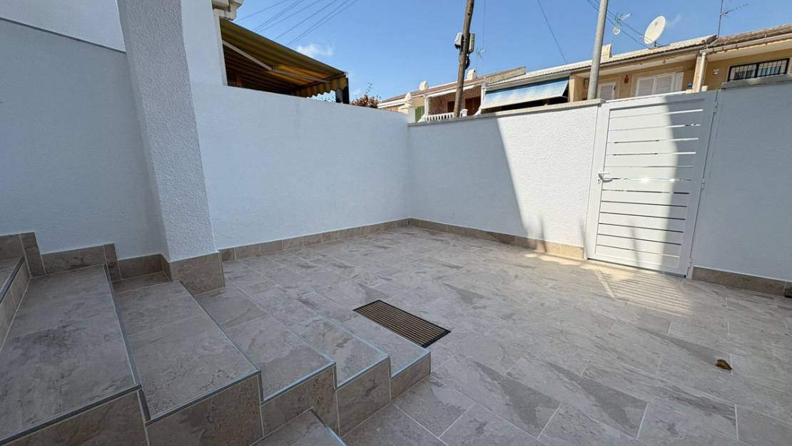 Sale - Villa - Torrevieja - Torrevieja Centro
