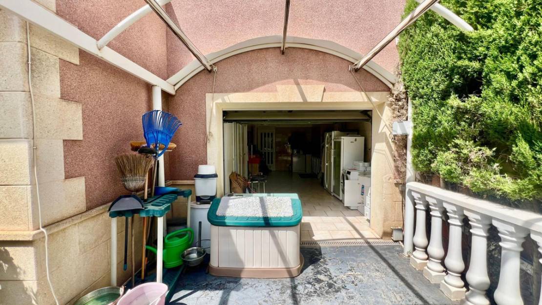 Sale - Villa - Torrevieja - Torrevieja Centro