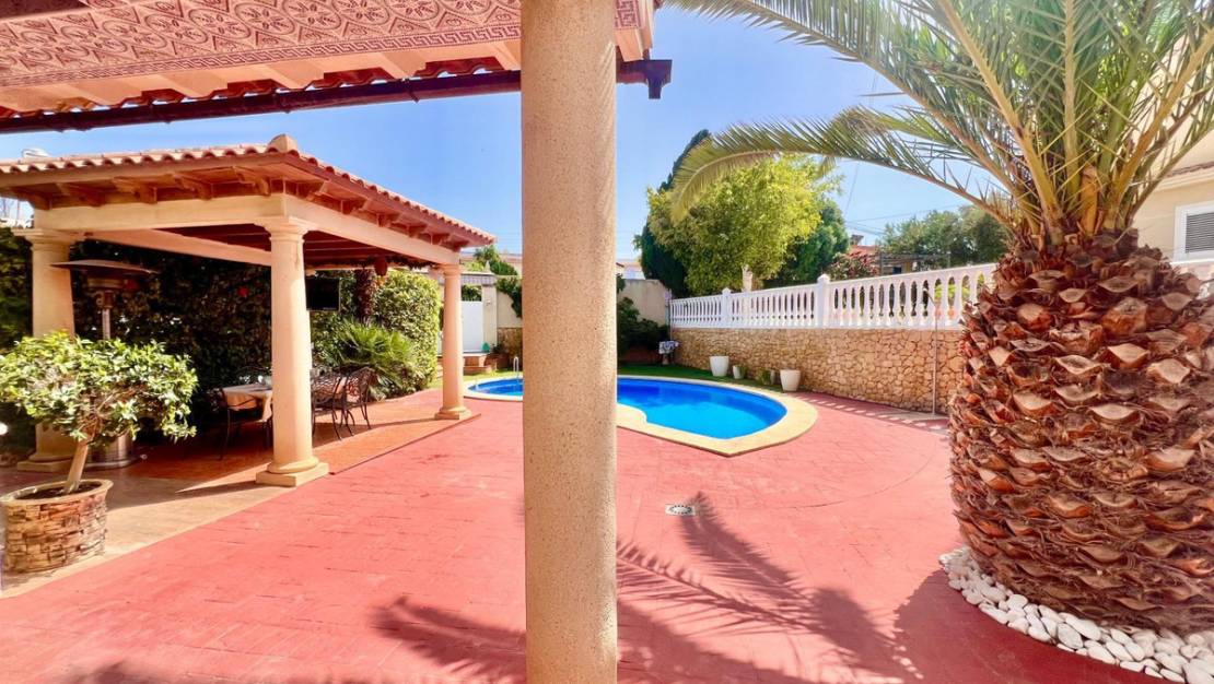 Sale - Villa - Torrevieja - Torrevieja Centro