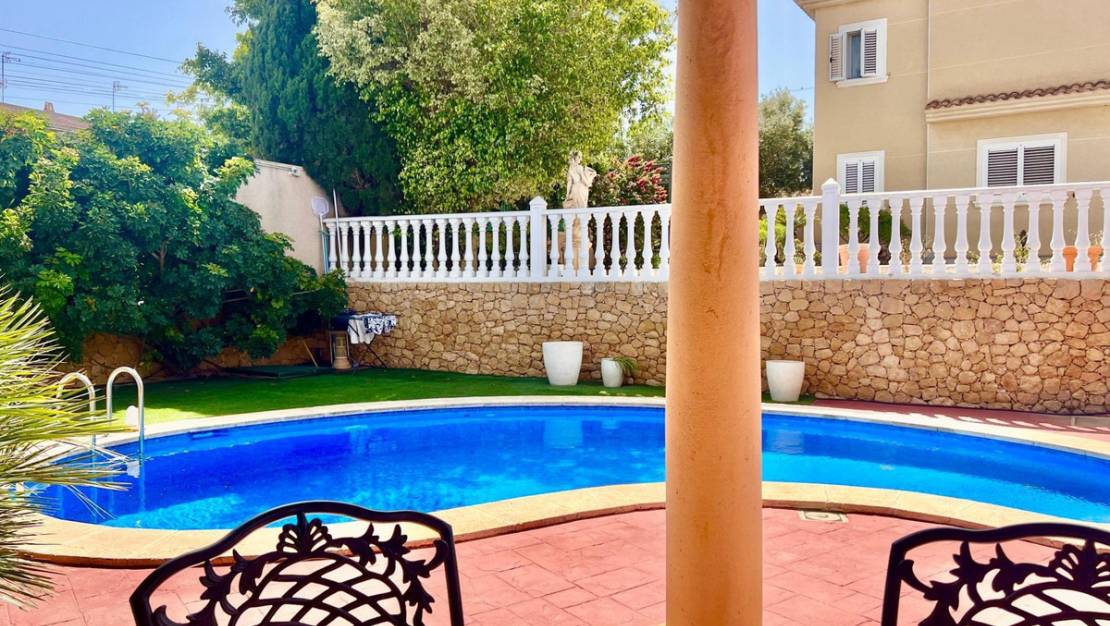 Sale - Villa - Torrevieja - Torrevieja Centro