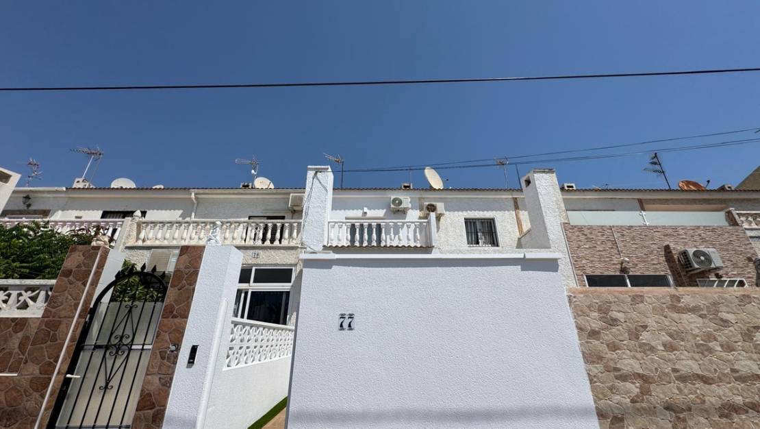 Sale - Villa - Torrevieja - Torrevieja Centro