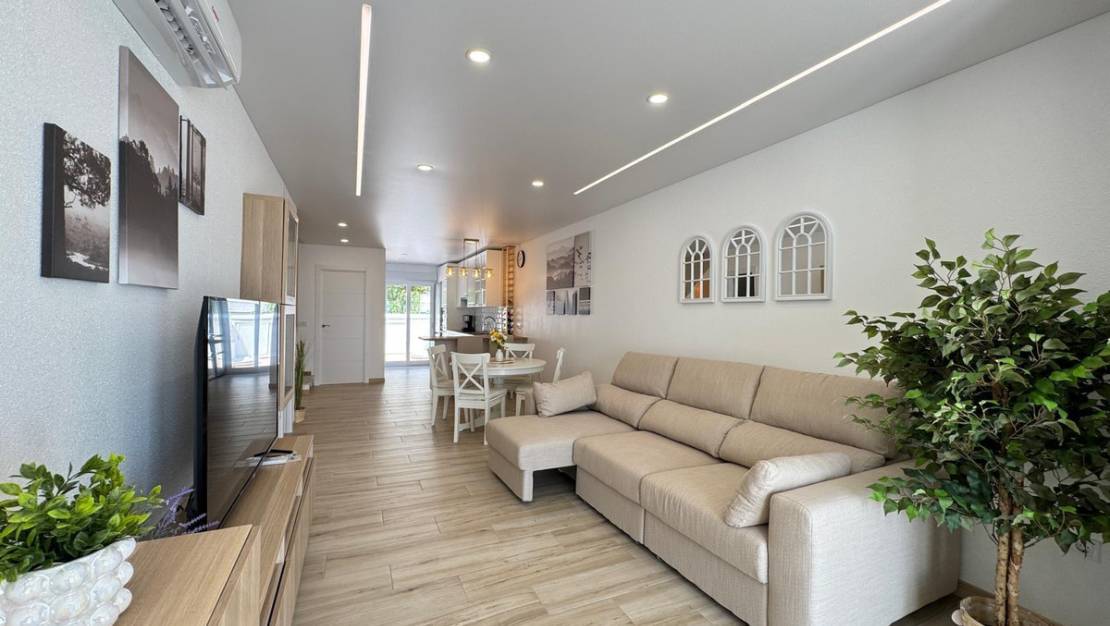 Sale - Villa - Torrevieja - Torrevieja Centro