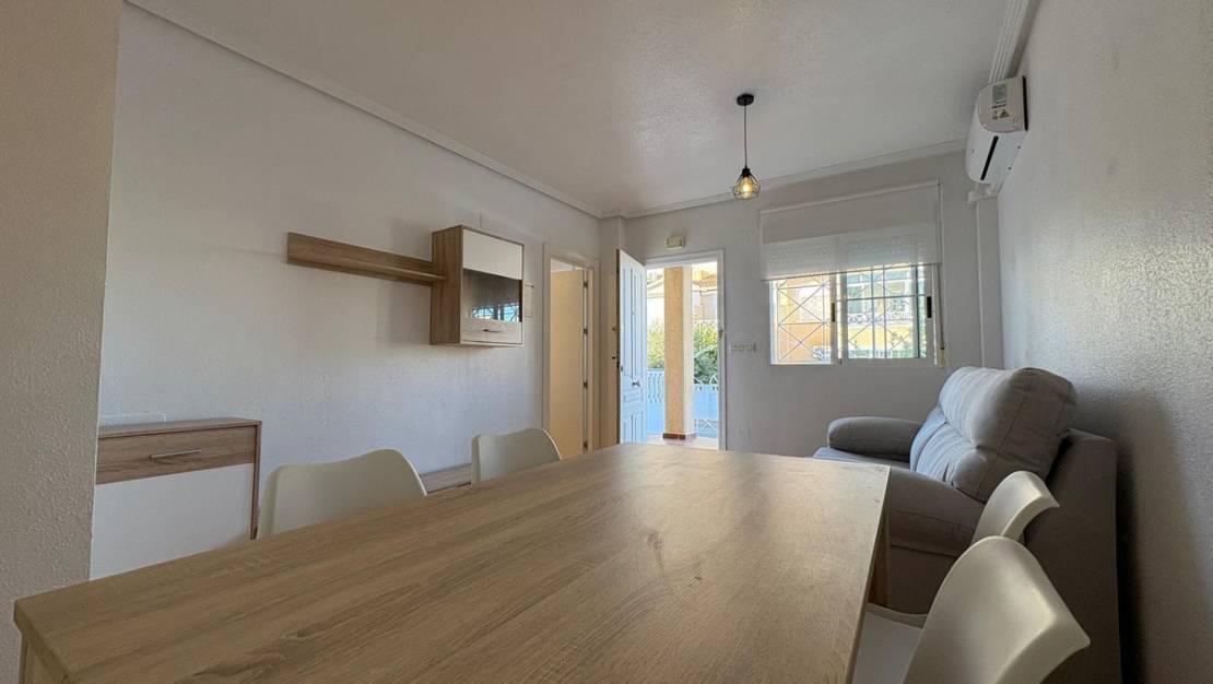 Sale - Villa - Torrevieja - Torrevieja Centro