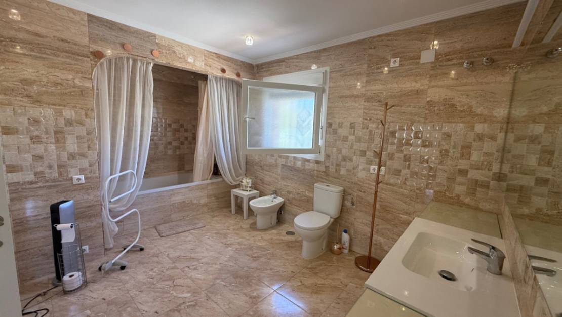 Sale - Villa - Torrevieja - Torrevieja Centro