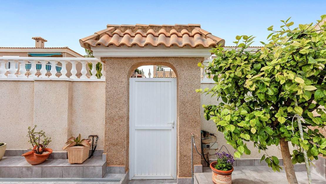 Sale - Villa - Torrevieja - Torrevieja Centro