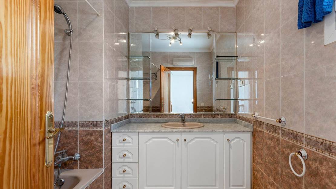 Sale - Villa - Torrevieja - Torrevieja Centro