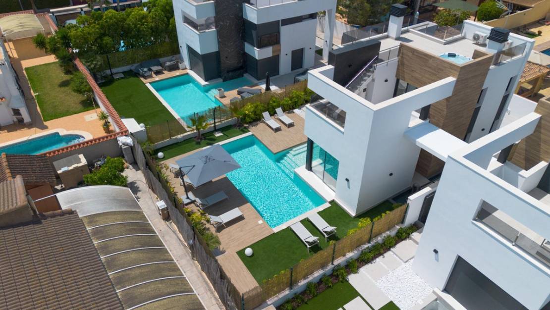 Sale - Villa - Torrevieja - Torrevieja Centro