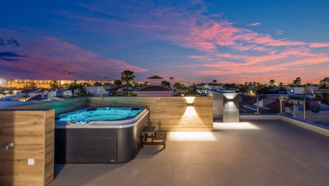 Sale - Villa - Torrevieja - Torrevieja Centro