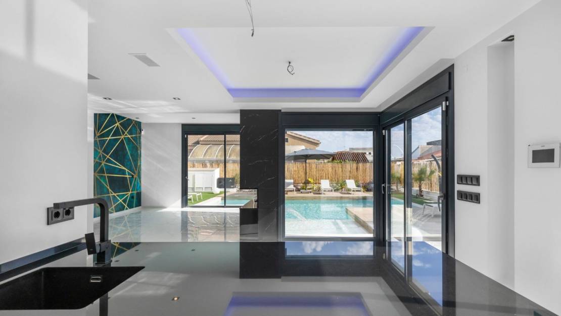 Sale - Villa - Torrevieja - Torrevieja Centro