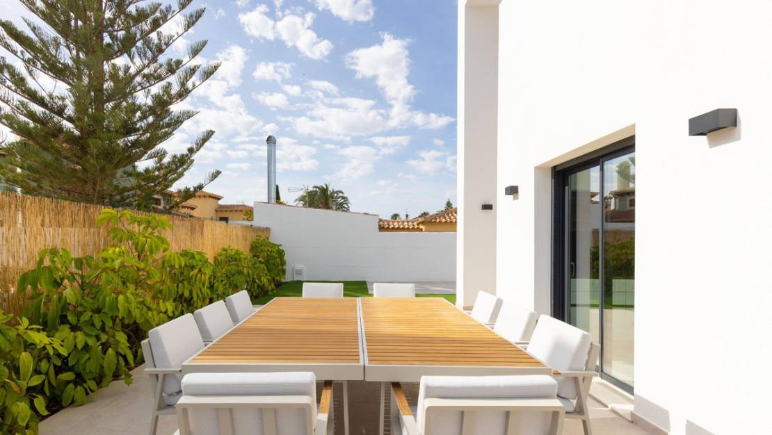 Sale - Villa - Torrevieja - Torrevieja Centro