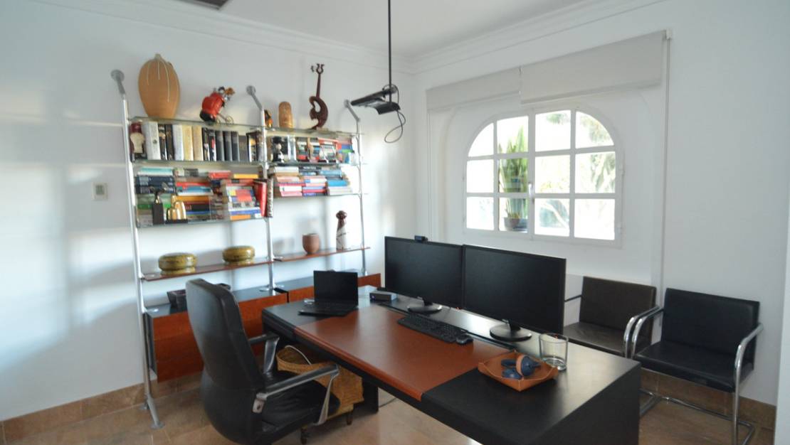 Sale - Villa - Torrevieja - Torrevieja Centro