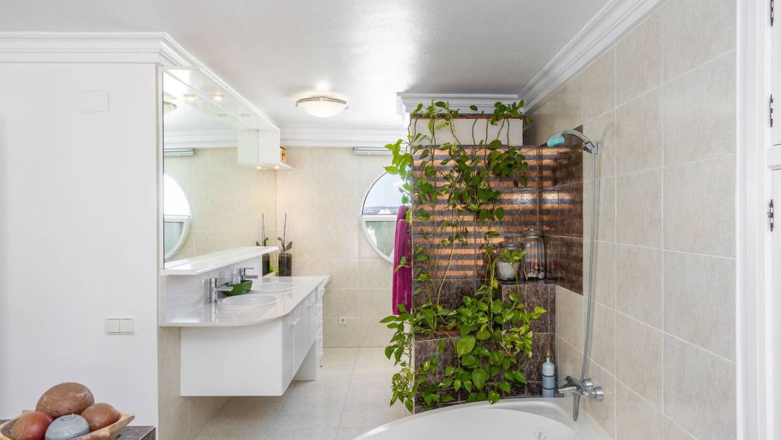 Sale - Villa - Torrevieja - Torrevieja Centro