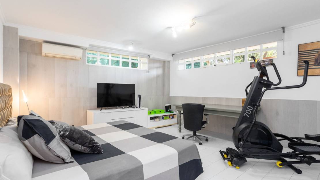 Sale - Villa - Torrevieja - Torrevieja Centro