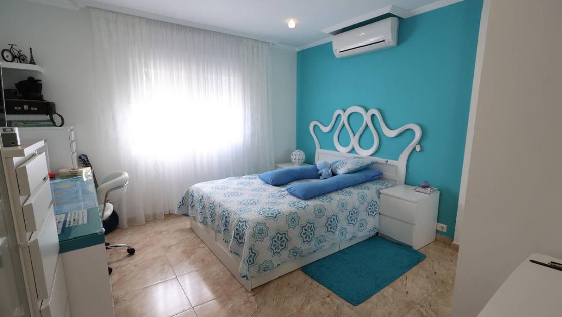 Sale - Villa - Torrevieja - Torrevieja Centro