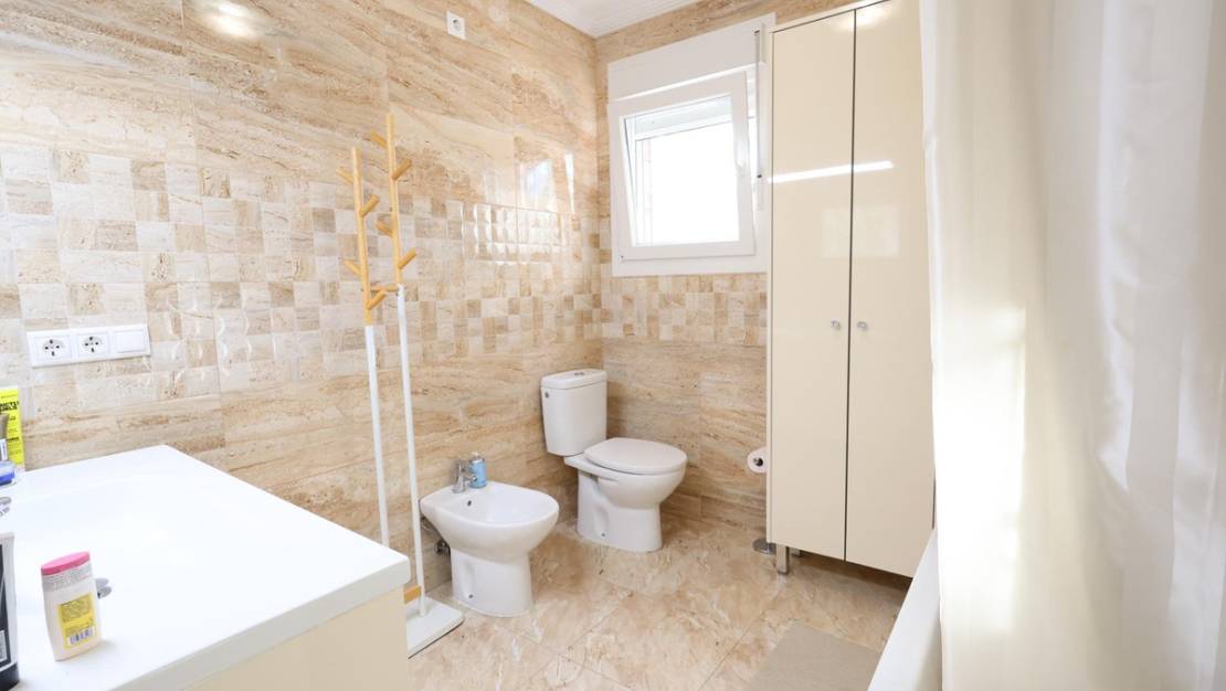 Sale - Villa - Torrevieja - Torrevieja Centro