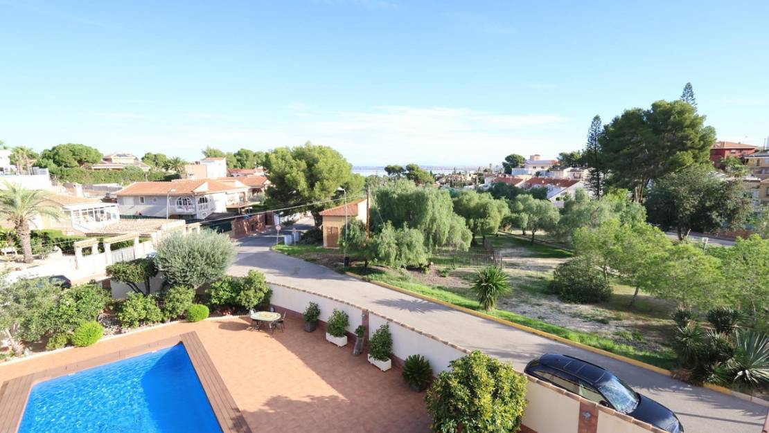 Sale - Villa - Torrevieja - Torrevieja Centro