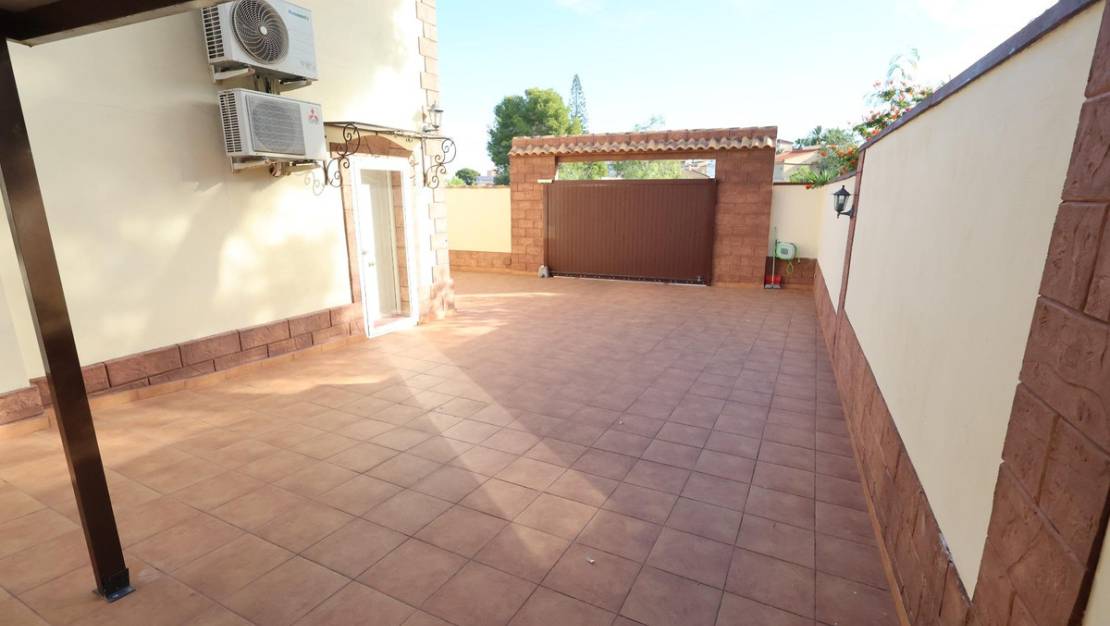 Sale - Villa - Torrevieja - Torrevieja Centro