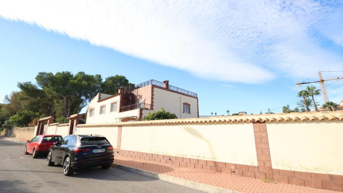 Sale - Villa - Torrevieja - Torrevieja Centro