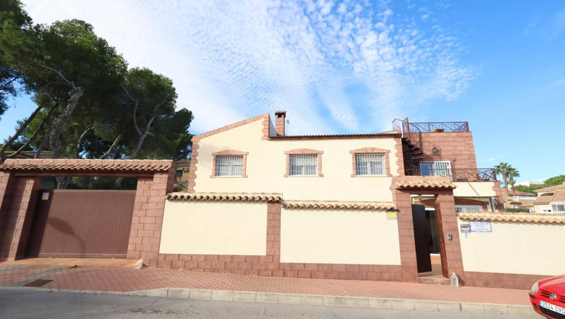 Sale - Villa - Torrevieja - Torrevieja Centro