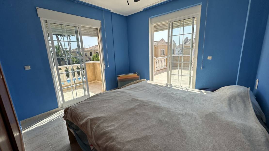 Sale - Villa - Torrevieja - Torrevieja Centro