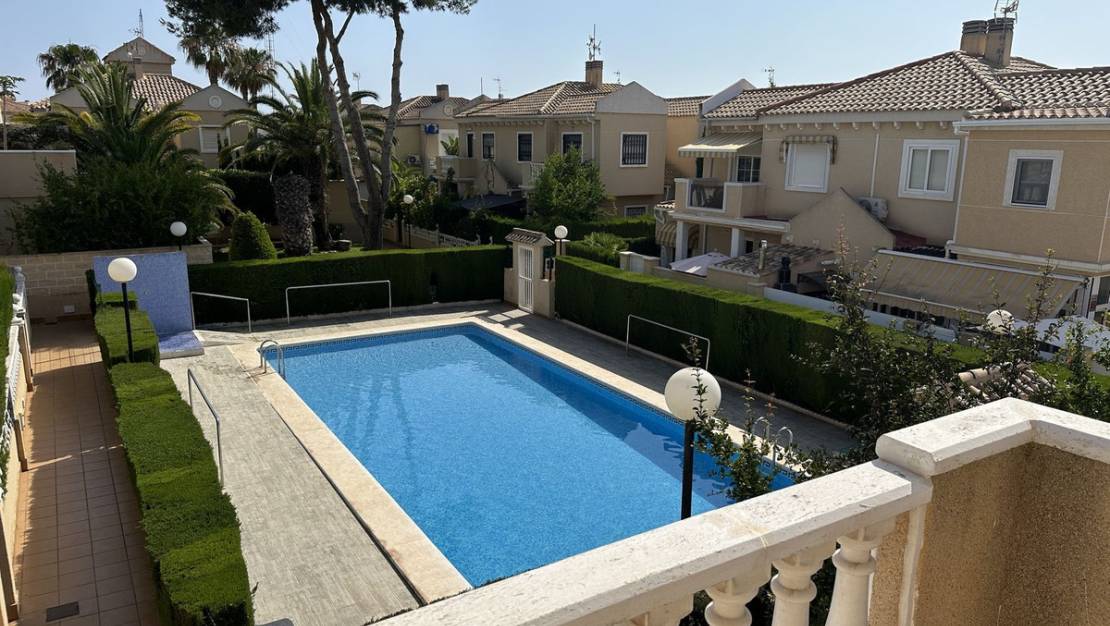 Sale - Villa - Torrevieja - Torrevieja Centro