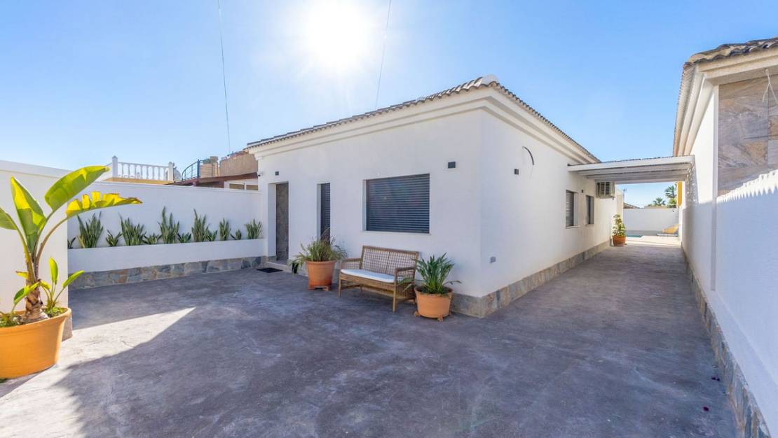 Sale - Villa - Torrevieja - Torrevieja Centro