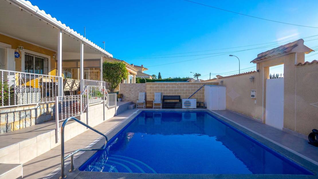 Sale - Villa - Torrevieja - Torrevieja Centro