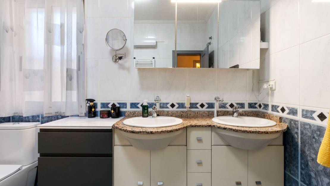 Sale - Villa - Torrevieja - Torrevieja Centro