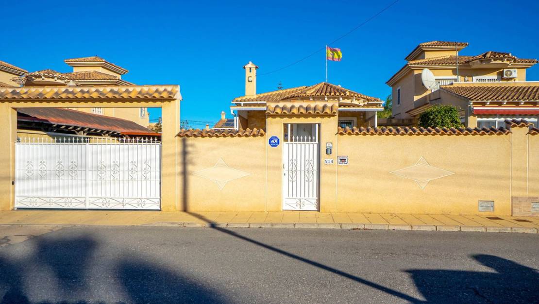 Sale - Villa - Torrevieja - Torrevieja Centro