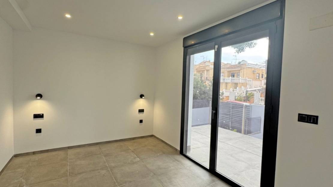 Sale - Villa - Torrevieja - Torrevieja Centro